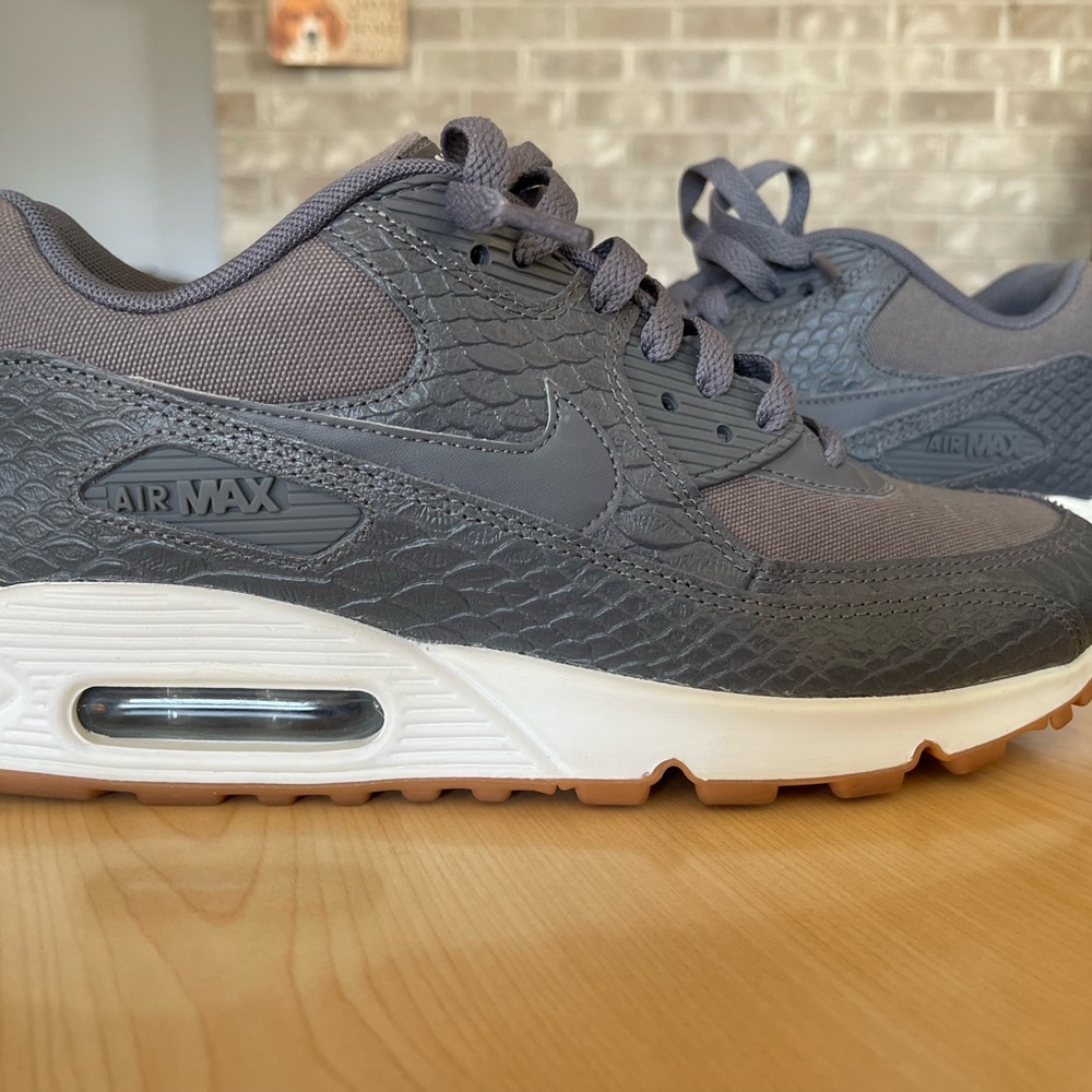 Women’s Nike Air Max 90 Premium